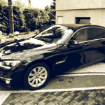 czarne BMW 750 Long Xdrive Diesel 381HP
